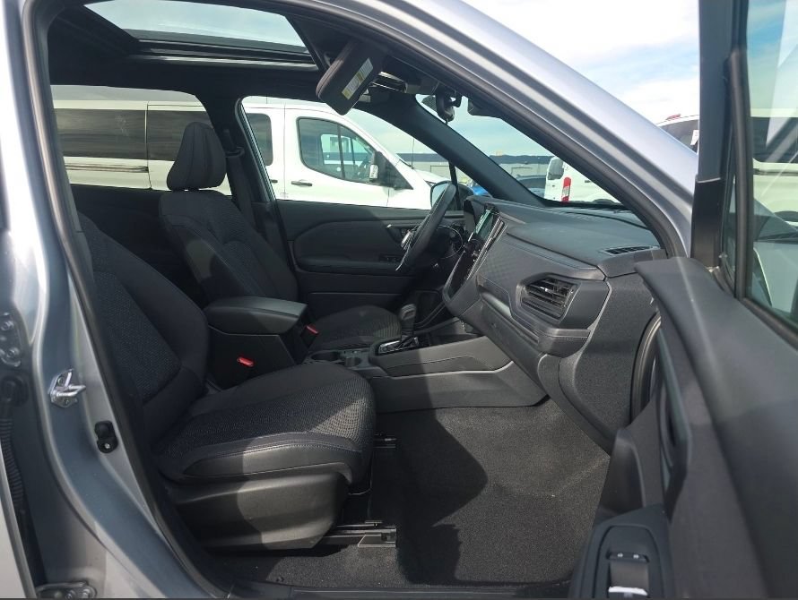 Used 2025 Subaru Forester Premium AWD/4WD image 11