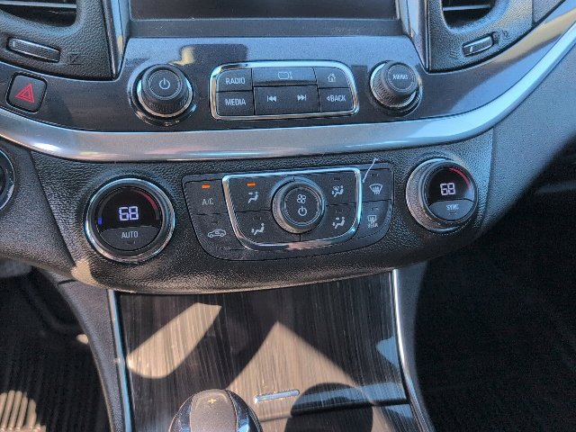 Used 2019 Chevrolet Impala LT FWD image 29