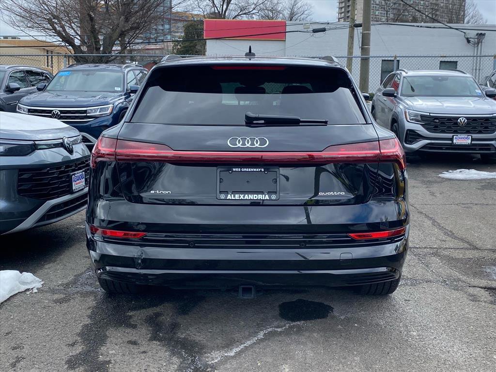 Used 2023 Audi e-tron Premium Plus w/ Premium Plus Package image 3