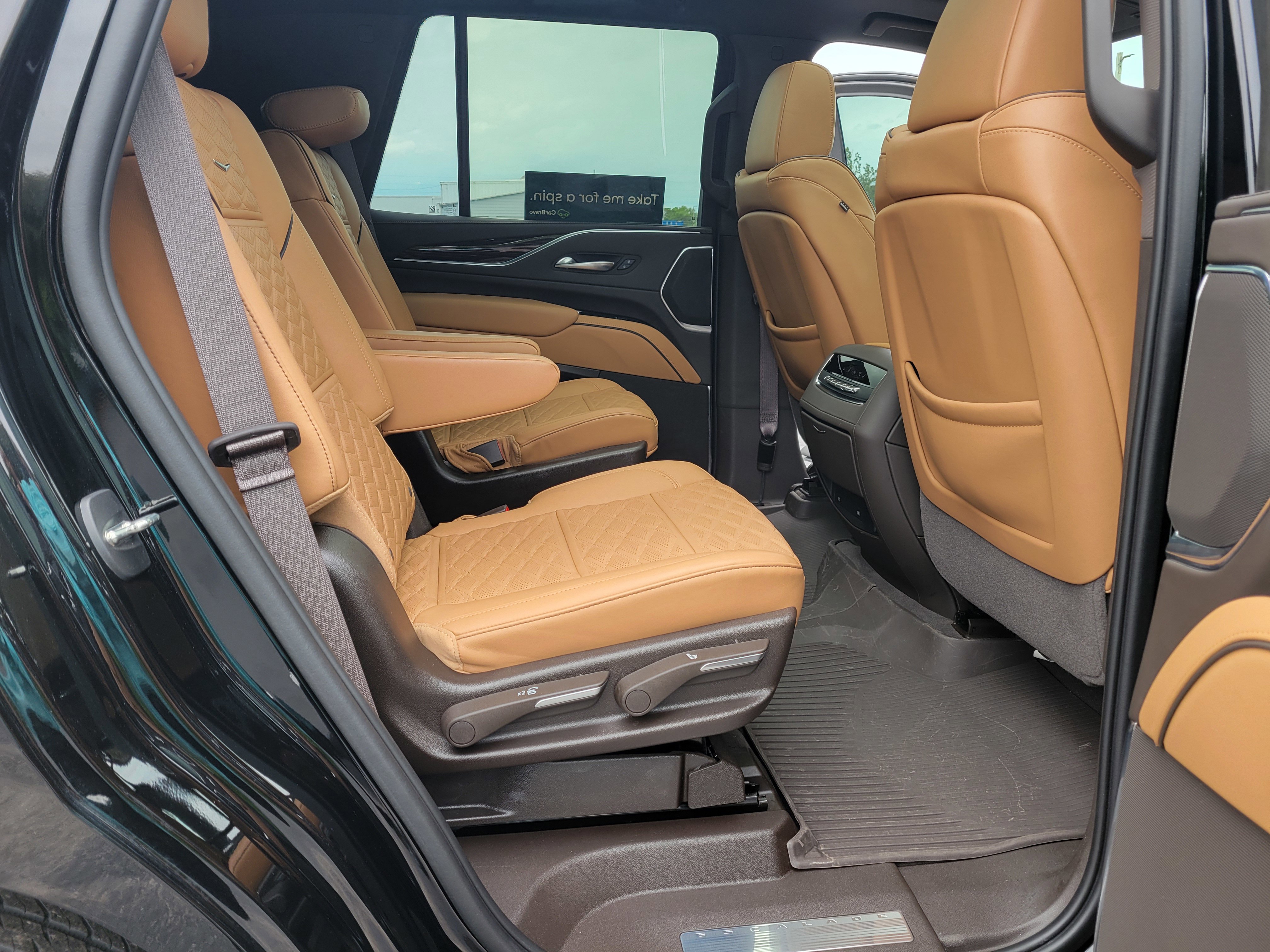 Certified 2023 Cadillac Escalade Premium Luxury AWD/4WD image 34