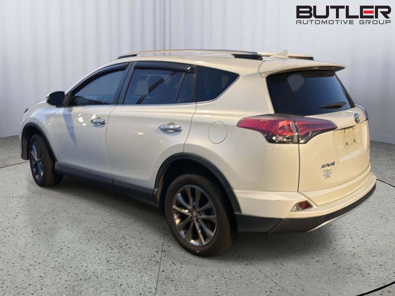 Used 2018 Toyota RAV4 Limited FWD image 9