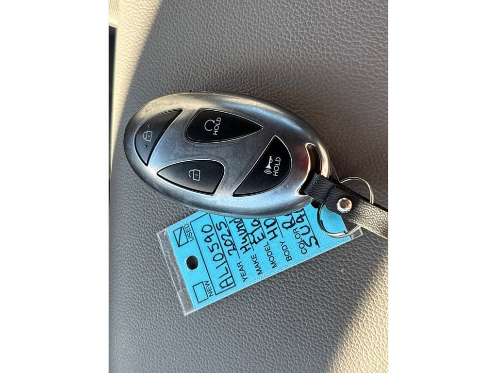 Certified 2025 Hyundai Elantra Sport image 31