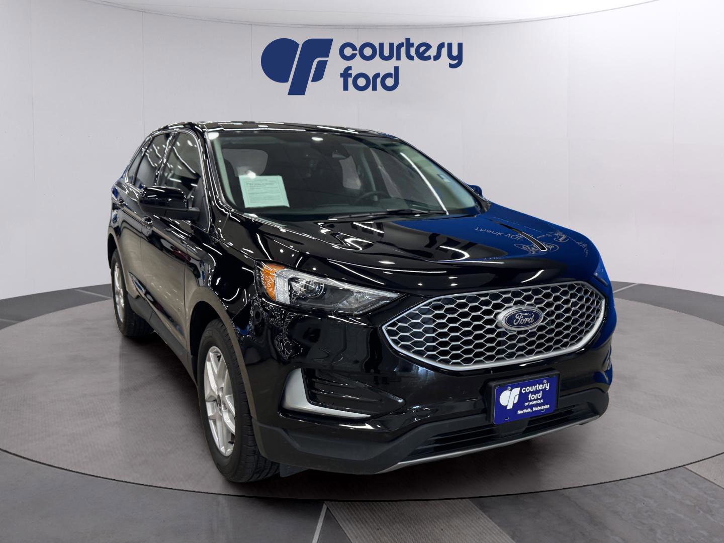 Used 2024 Ford Edge SEL image 1