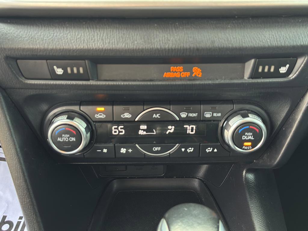 Used 2018 MAZDA MAZDA3 Touring FWD image 25