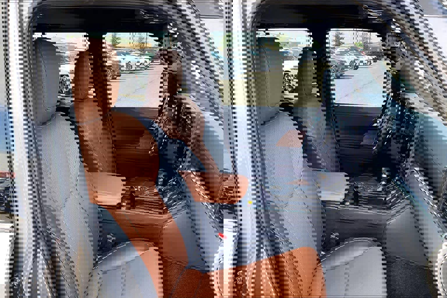 Certified 2024 Lexus GX 550 w/ Accessory Package (31) image 9