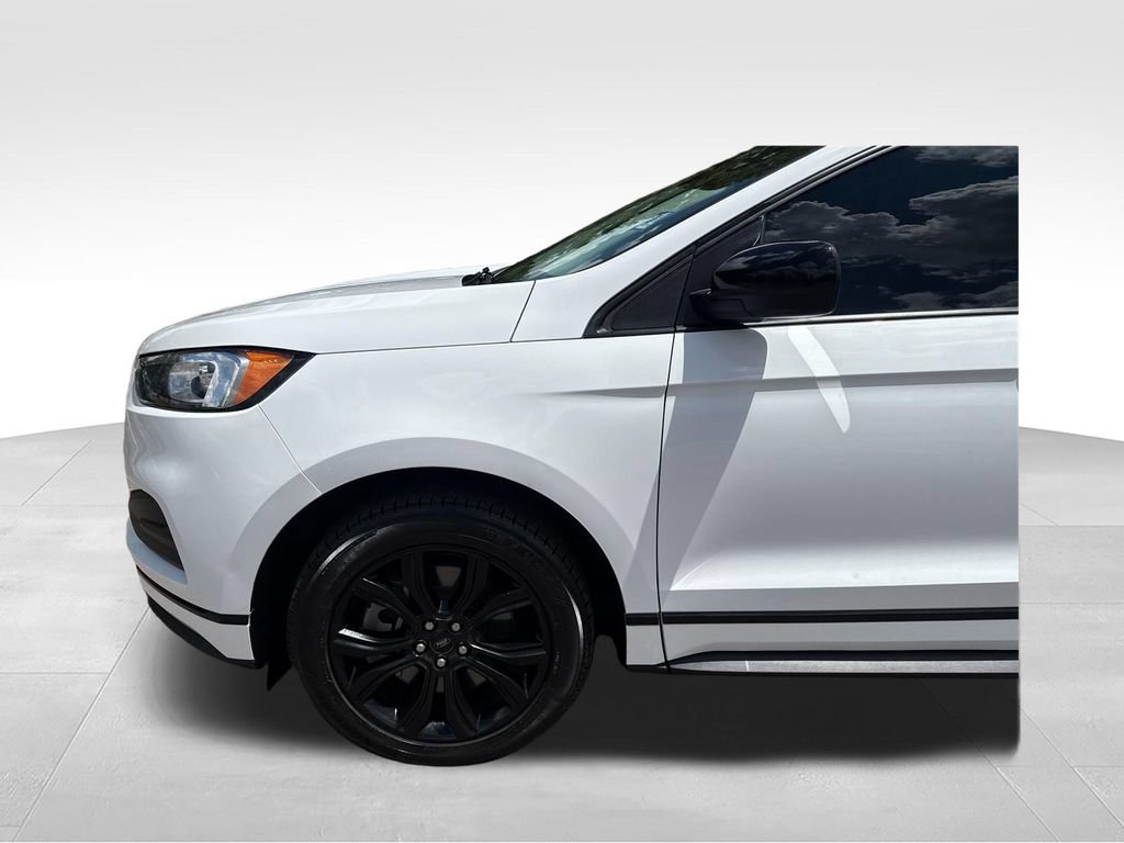 Certified 2023 Ford Edge SE w/ Black Appearance Package AWD/4WD image 34