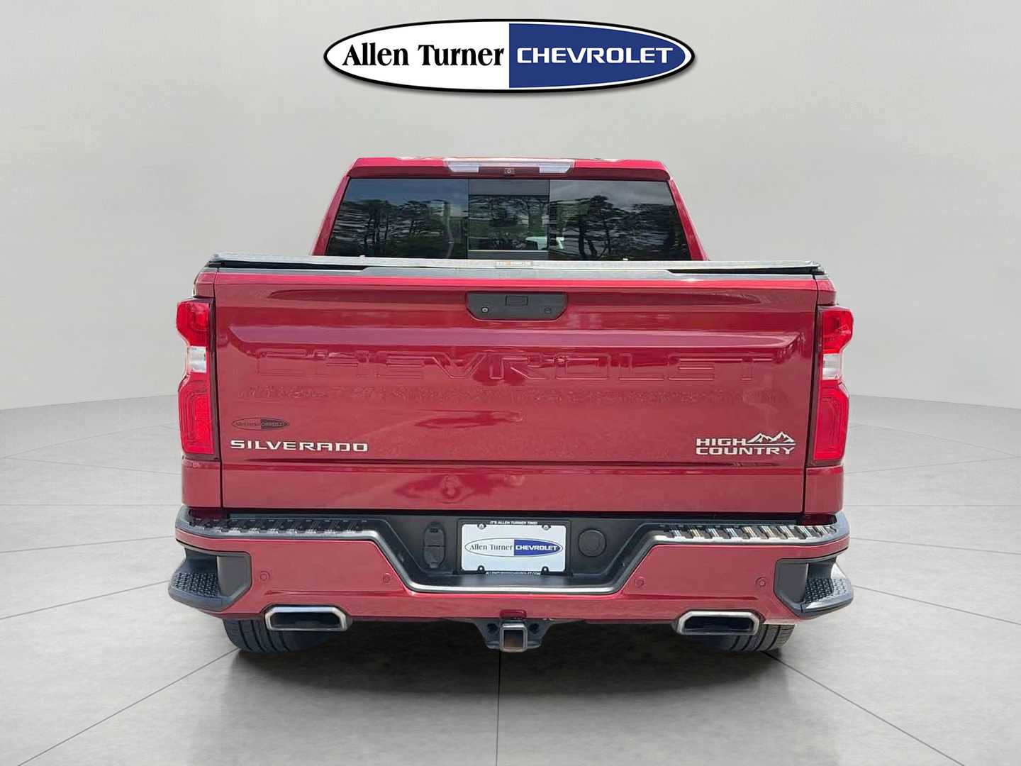 Used 2019 Chevrolet Silverado 1500 High Country w/ Technology Package AWD/4WD image 5