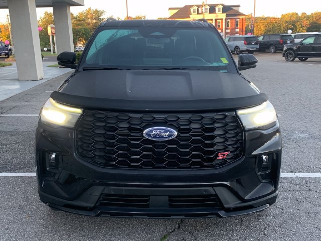 Certified 2025 Ford Explorer ST AWD/4WD image 2