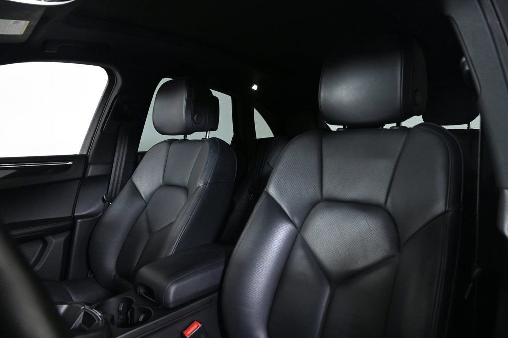 Certified 2023 Porsche Macan S image 5