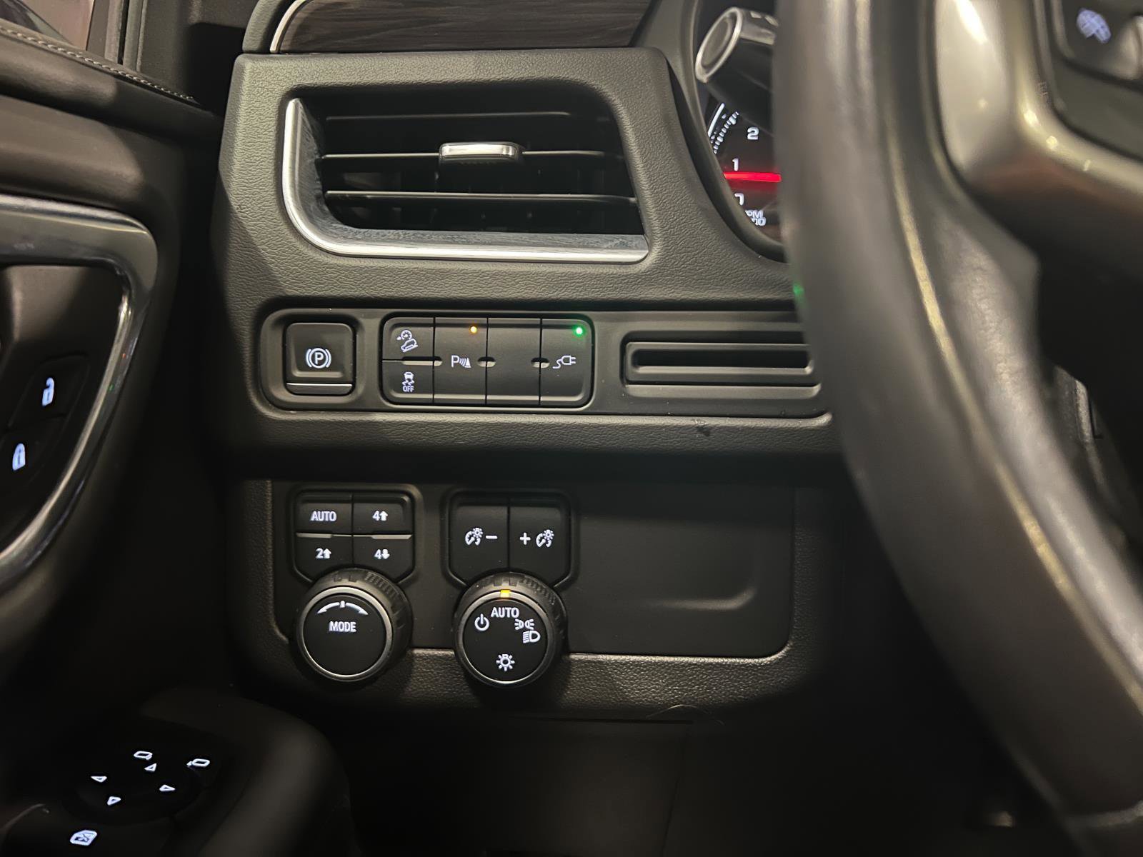 Used 2021 Chevrolet Tahoe Z71 image 15