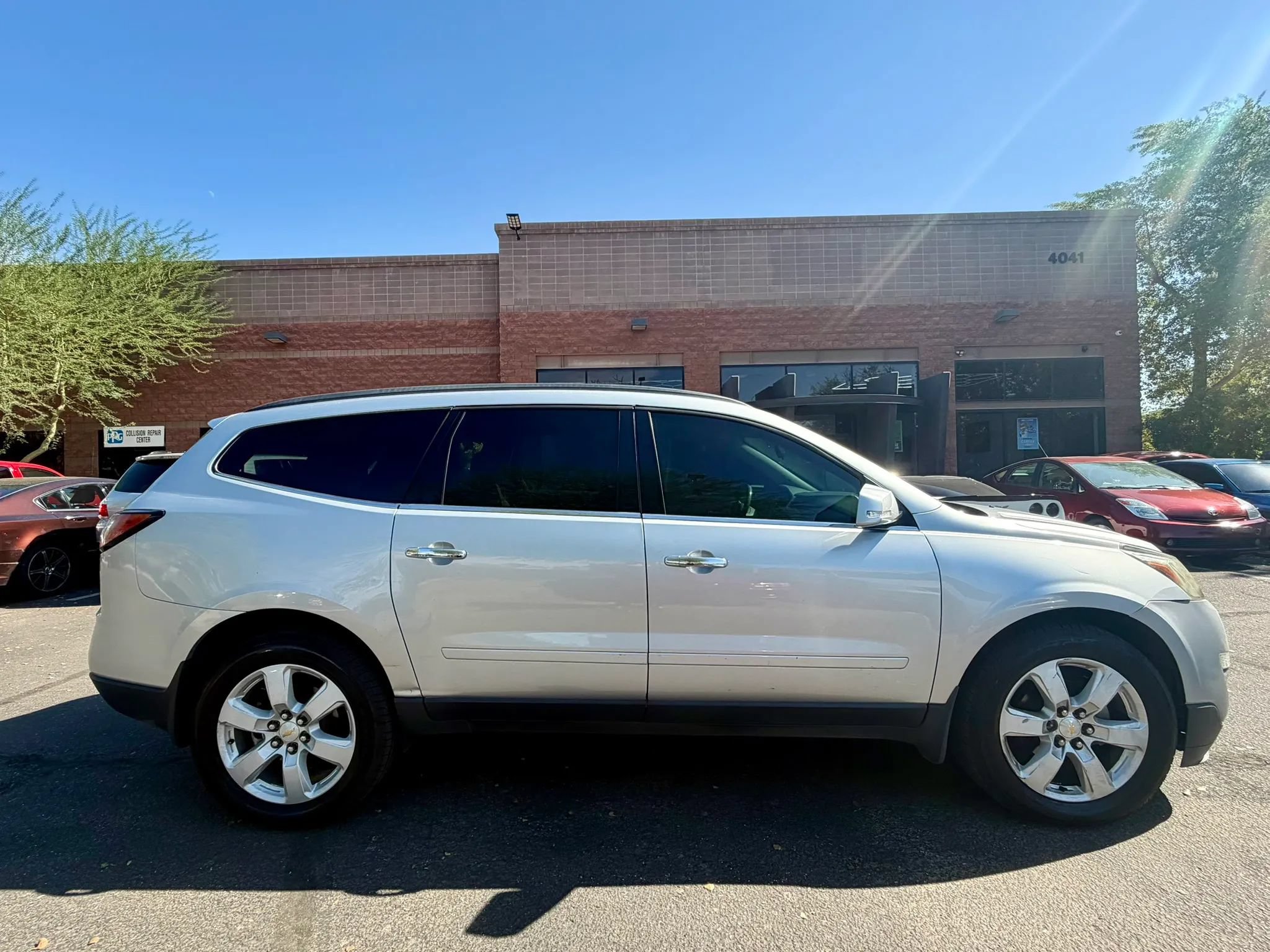Used 2016 Chevrolet Traverse LT w/ Style and Technology Package AWD/4WD image 4