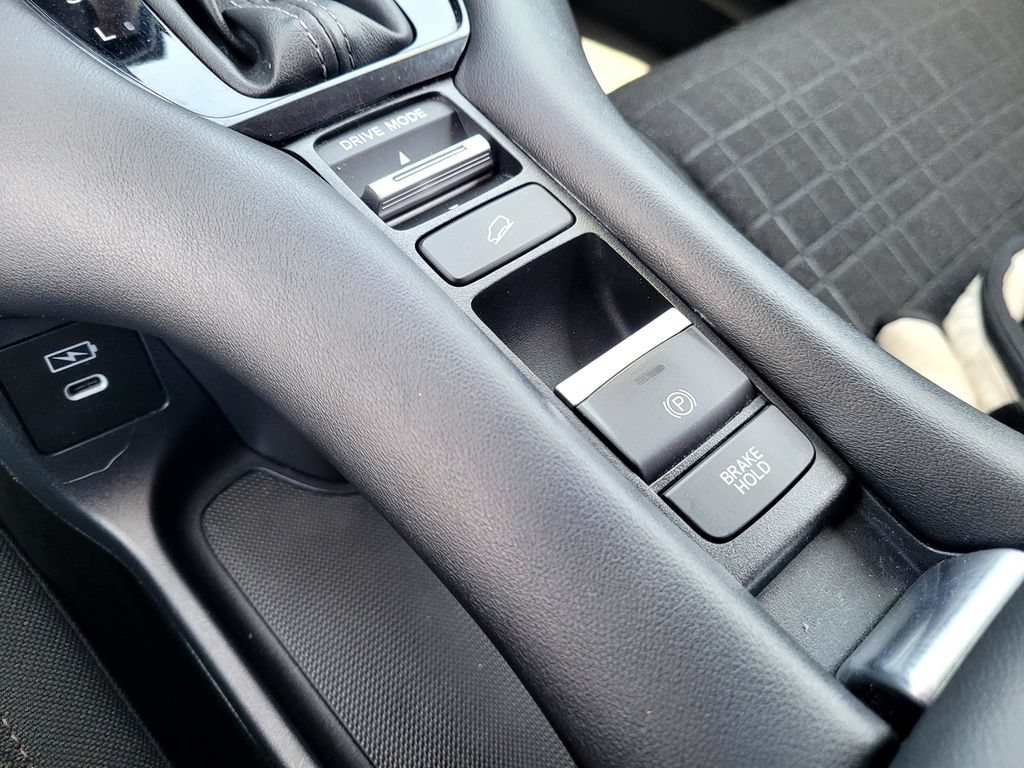 Used 2024 Honda HR-V LX image 18