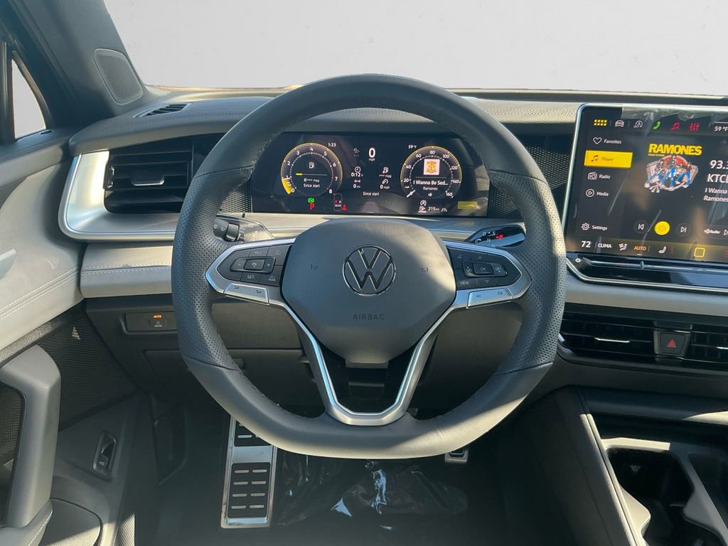 New 2026 Volkswagen Tiguan SE R-Line AWD/4WD image 12