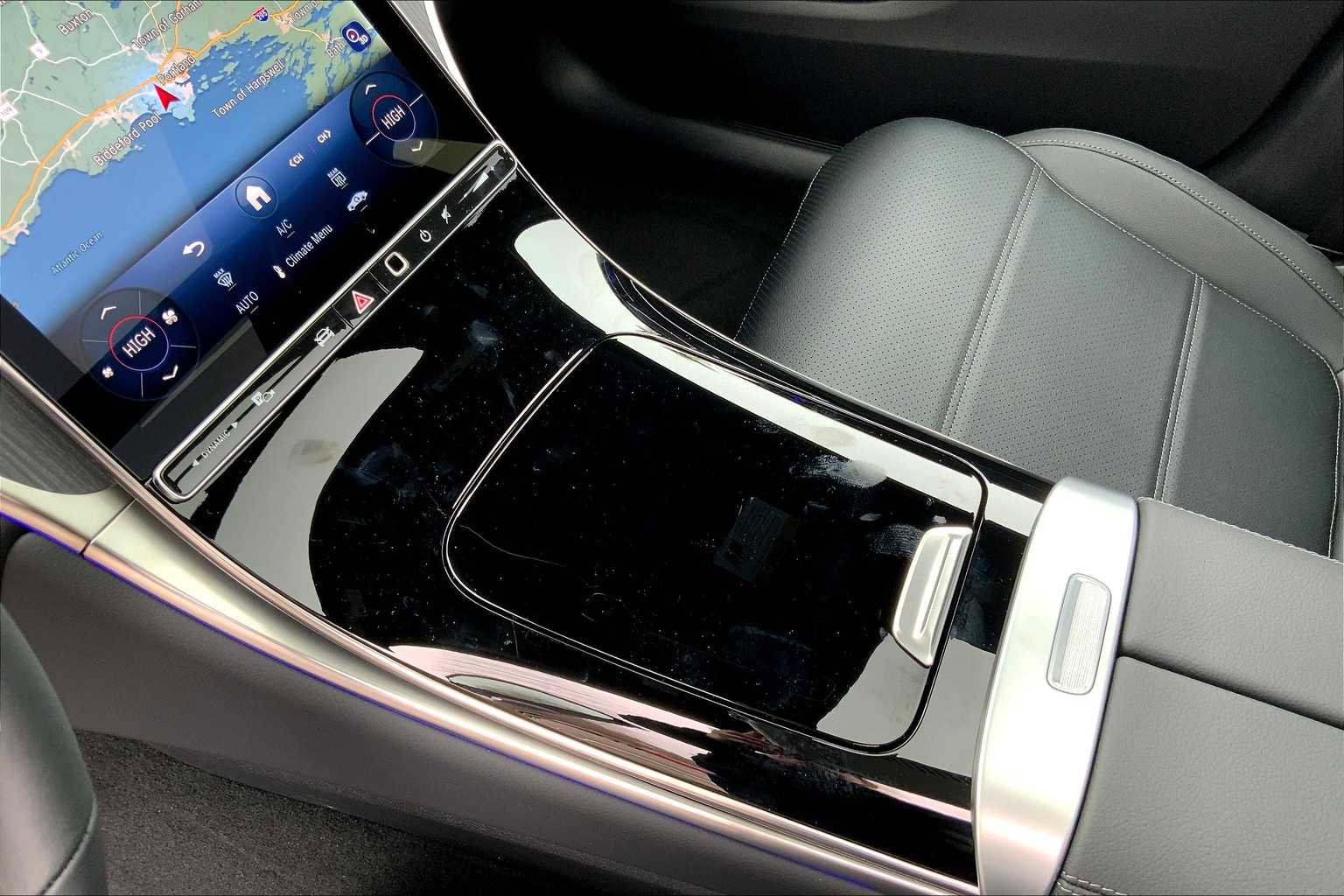 Certified 2025 Mercedes-Benz GLC 300 GLC 300 image 7