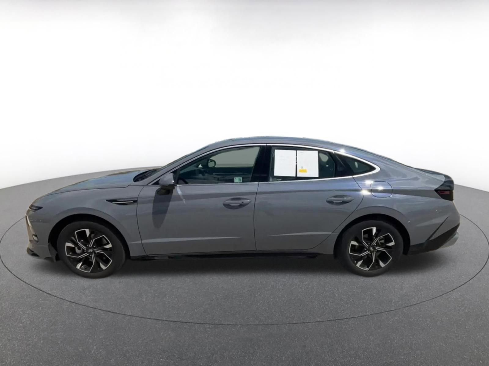 Used 2025 Hyundai Sonata SEL FWD image 9