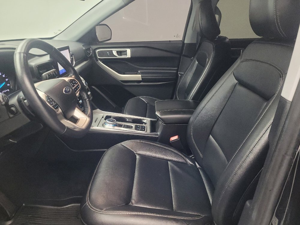Used 2021 Ford Explorer XLT w/ Equipment Group 202A RWD image 17