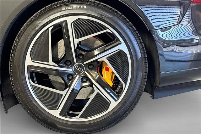 Used 2023 Audi RS e-tron GT w/ Carbon Performance Package AWD/4WD image 28