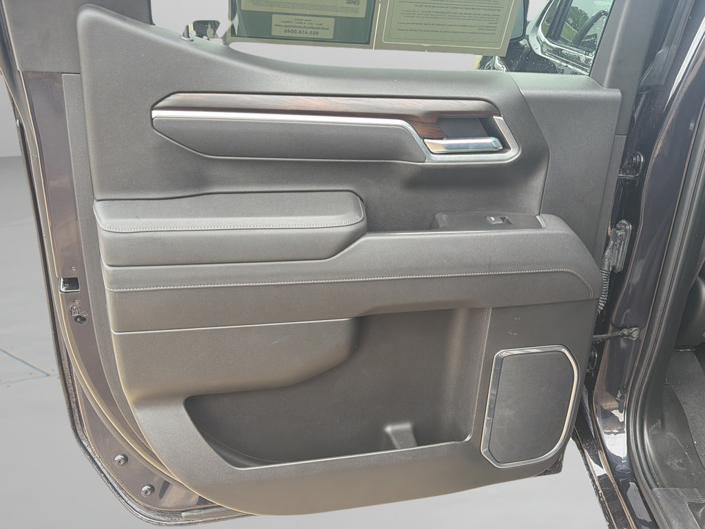 Used 2025 GMC Sierra 1500 SLT AWD/4WD image 14