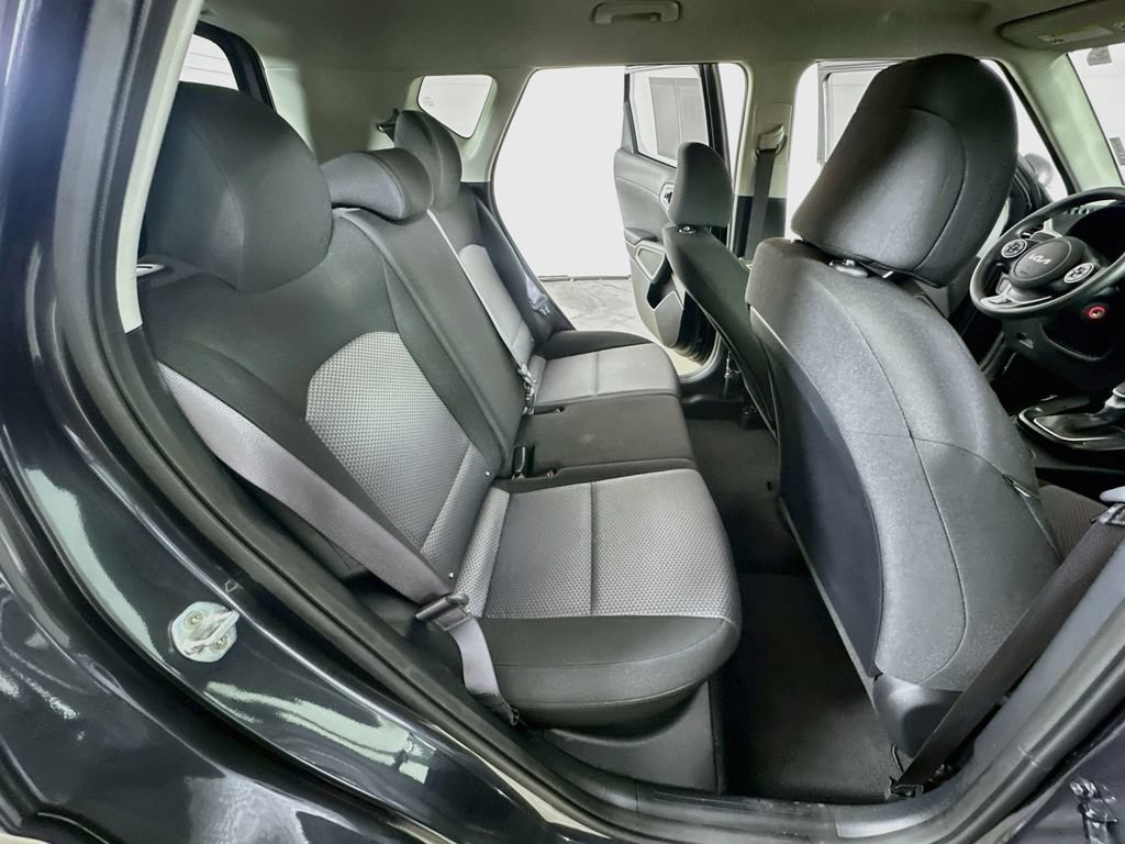 Used 2022 Kia Soul LX FWD image 34