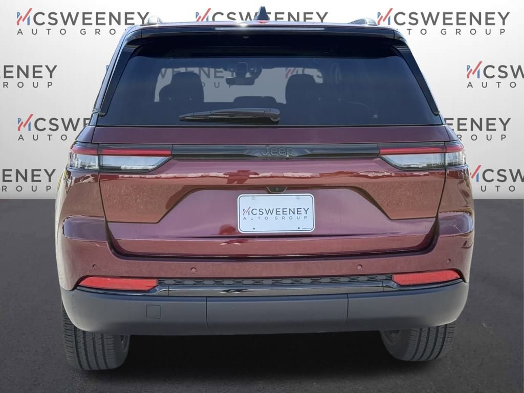 New 2025 Jeep Grand Cherokee Laredo image 4