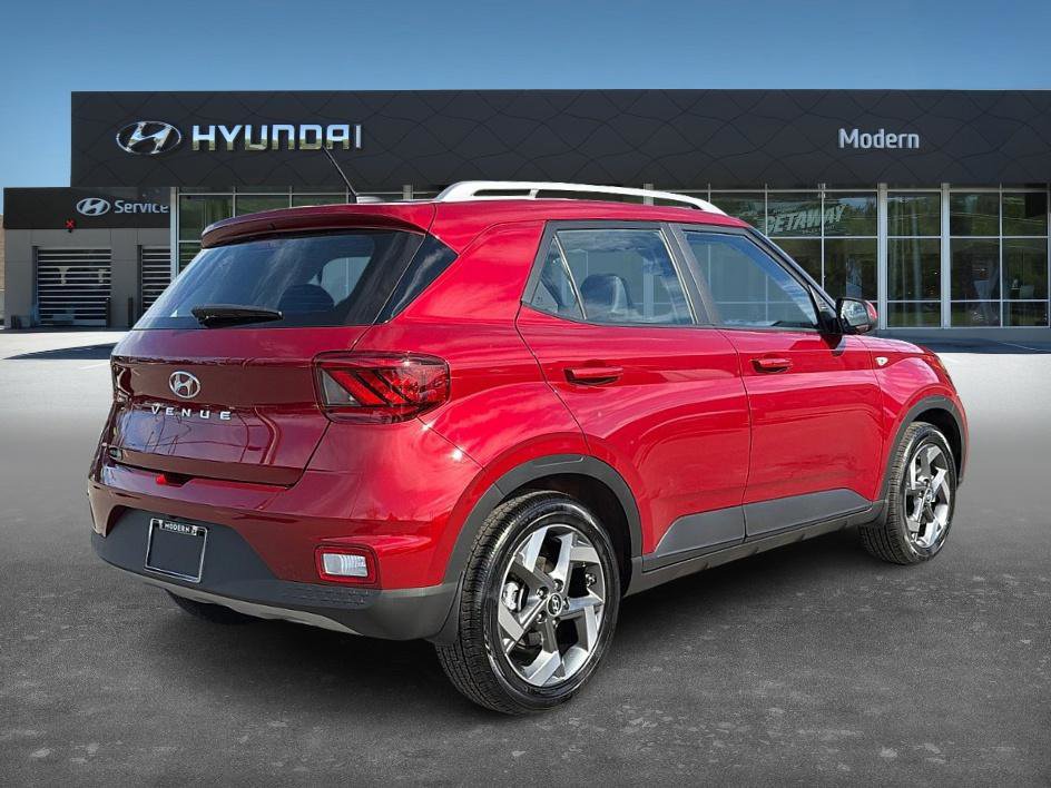 Certified 2025 Hyundai Venue Limited image 3