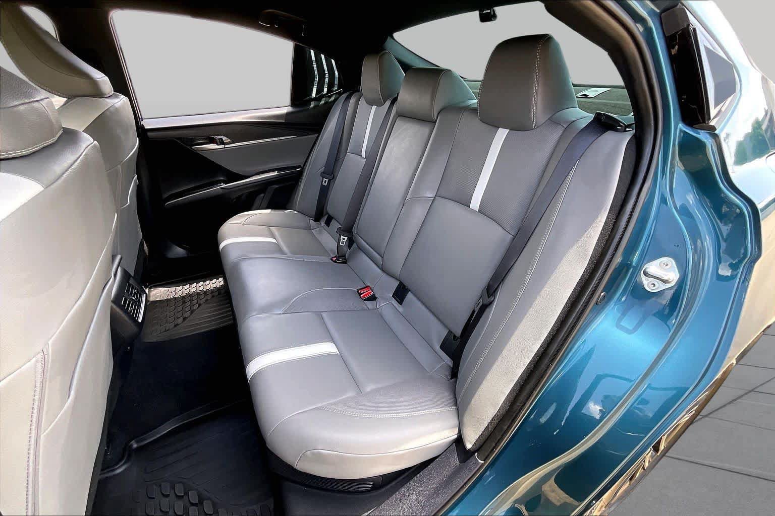 Used 2025 Toyota Camry SE FWD image 16