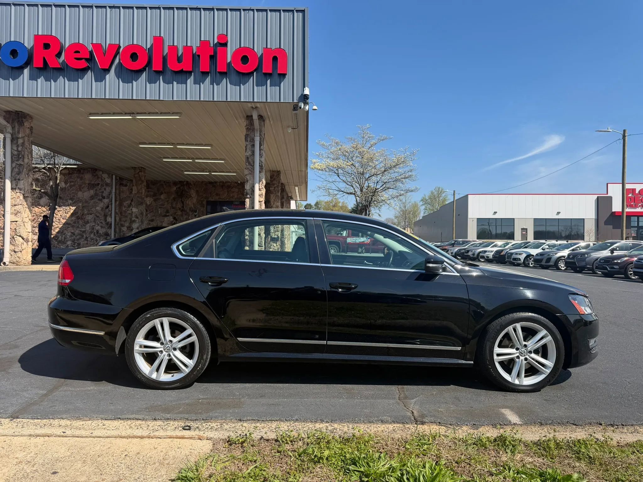 Used 2015 Volkswagen Passat TDI SEL Premium image 8