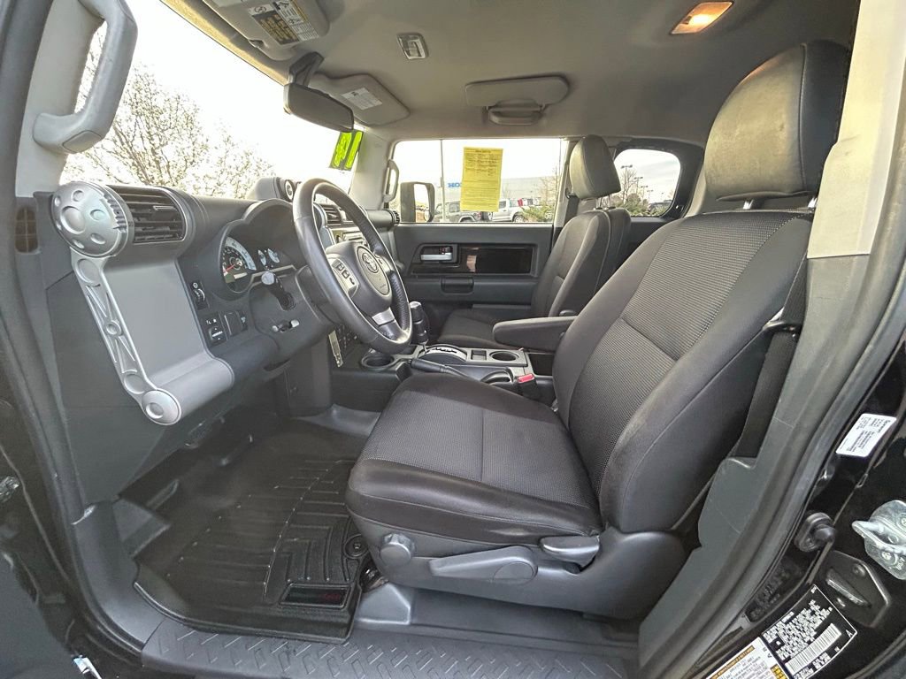 Used 2014 Toyota FJ Cruiser 4WD w/ Upgrade Package image 13