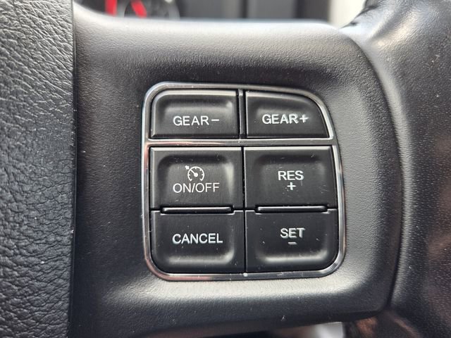 Used 2020 RAM 1500 Classic SLT w/ Luxury Group image 25