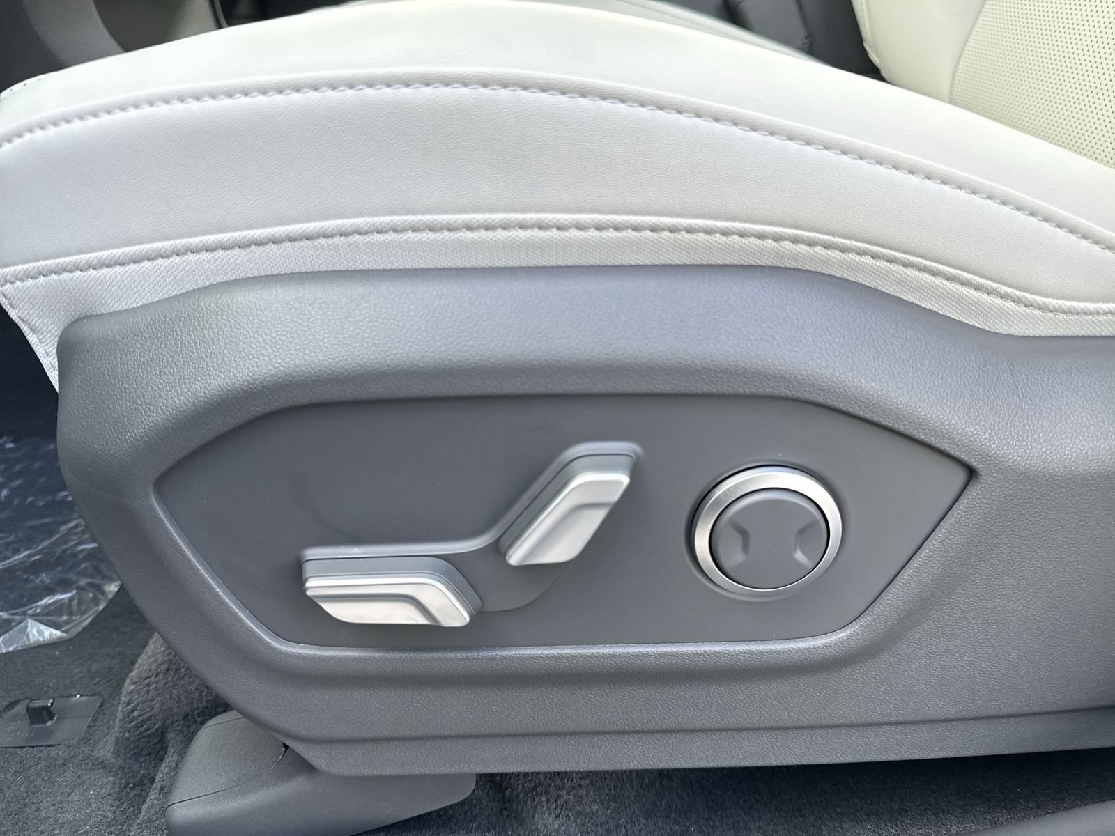 New 2026 Hyundai Santa Fe SEL AWD/4WD image 12