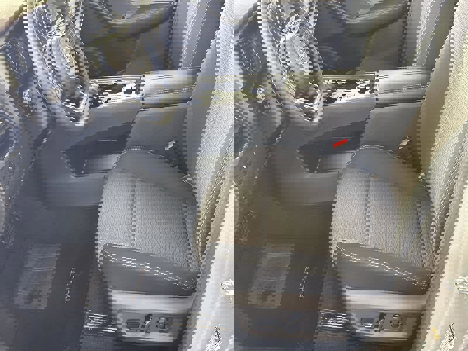 Used 2022 Nissan Rogue SV image 11