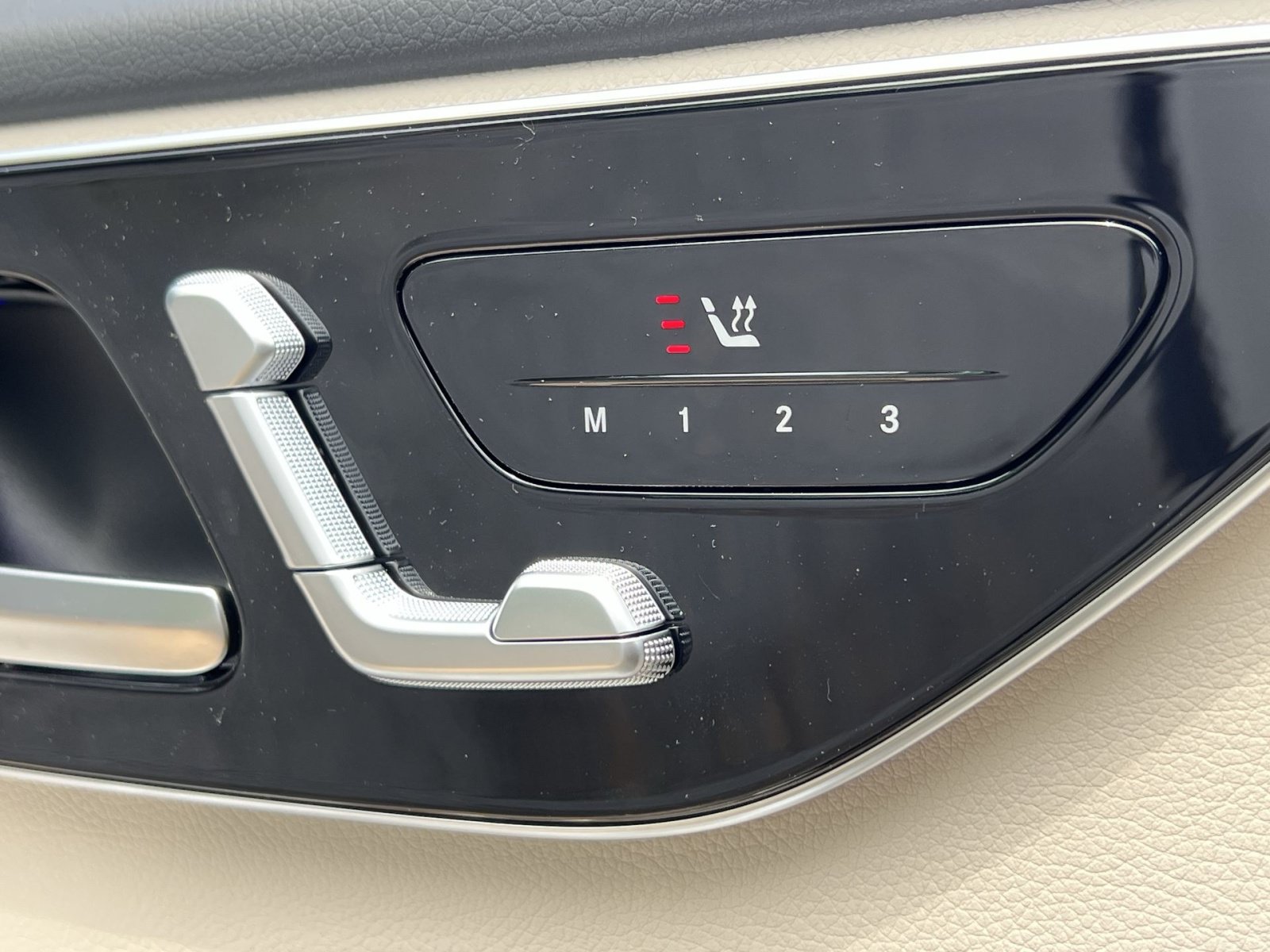 New 2026 Mercedes-Benz C 300 4MATIC Sedan image 40
