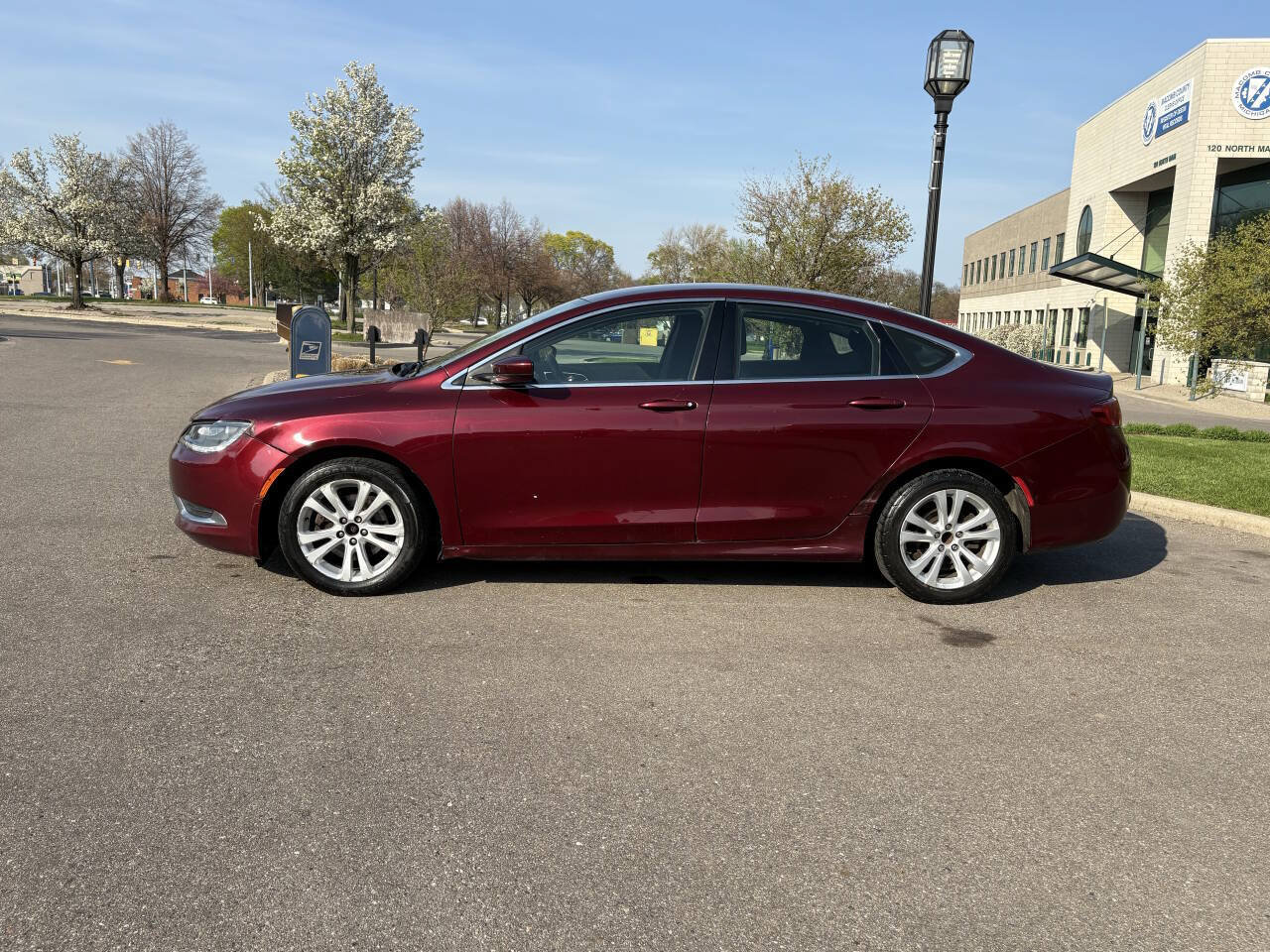 Used 2015 Chrysler 200 Limited FWD image 11