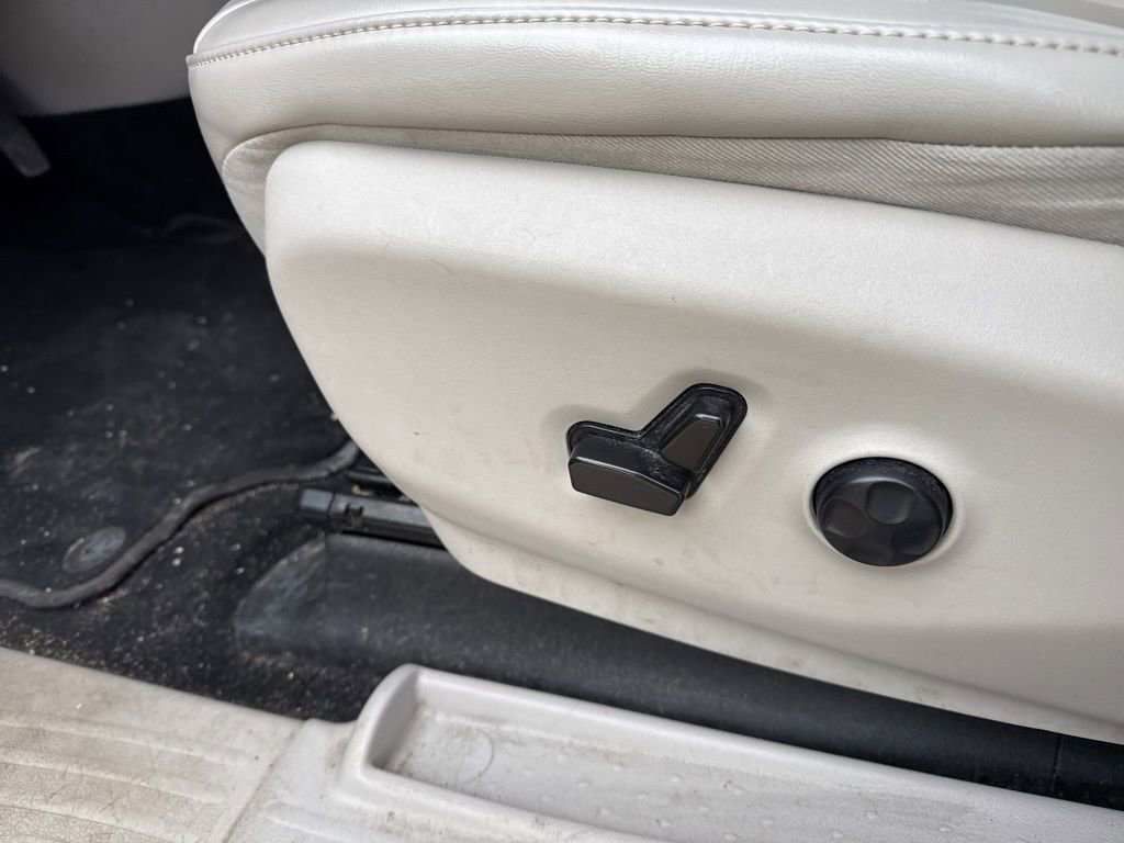 Used 2021 Chrysler Voyager Lxi image 7