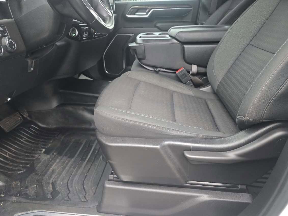 Used 2024 Chevrolet Silverado 3500 LT image 13