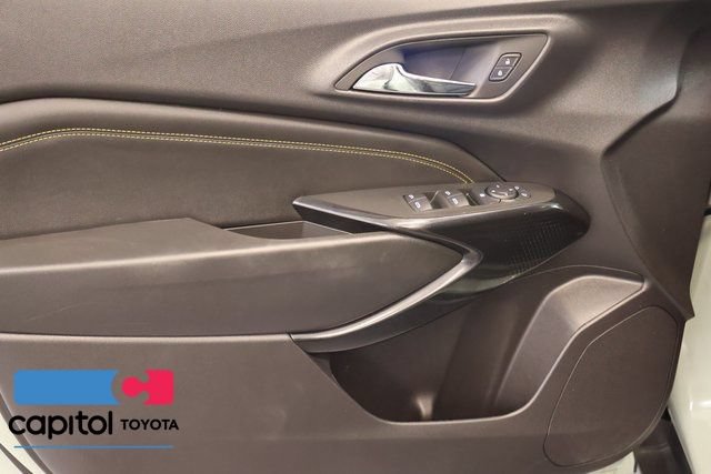 Used 2025 Chevrolet Trax ACTIV w/ Sunroof Package FWD image 9