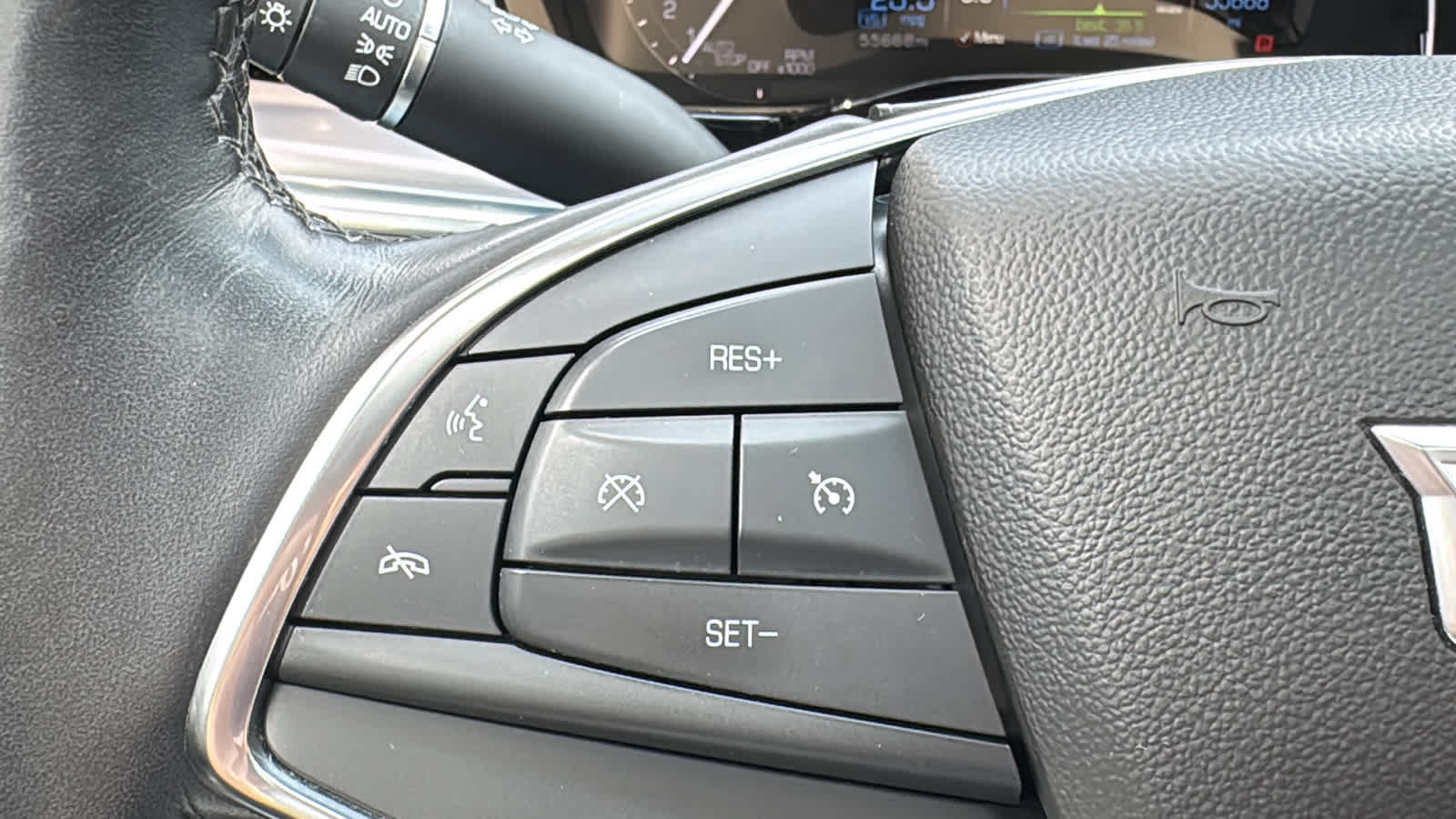 Certified 2018 Cadillac XT5 Luxury w/ Driver Awareness Package FWD image 12