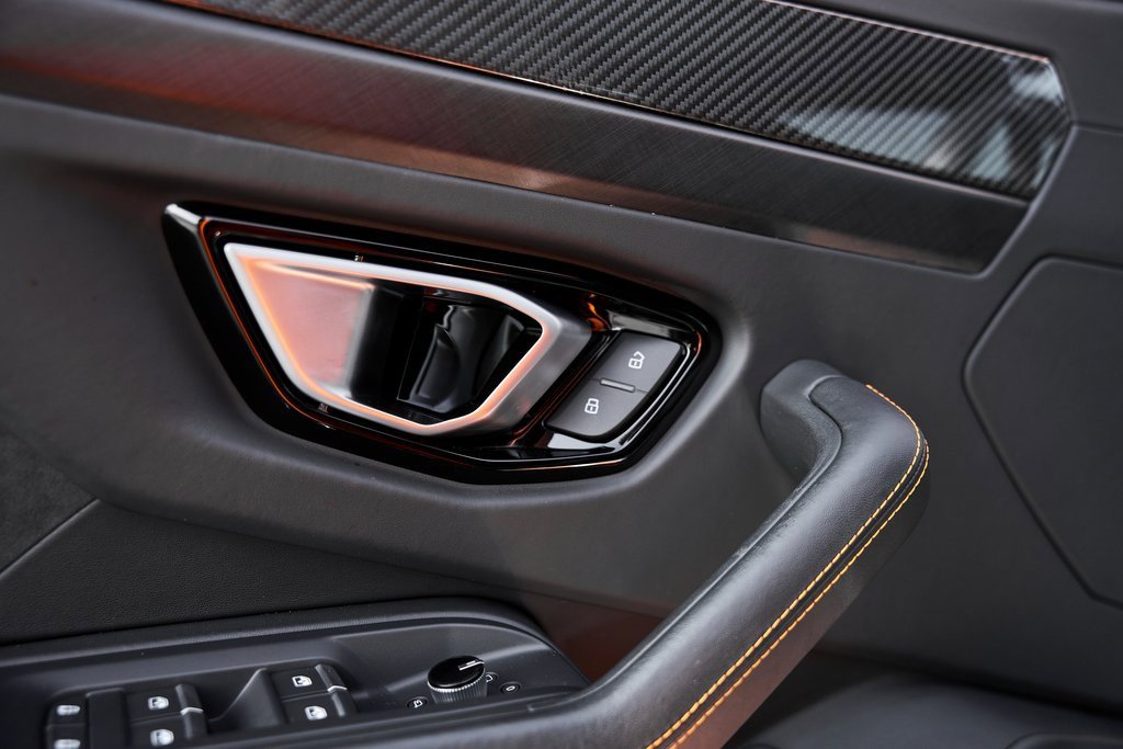 Used 2022 Lamborghini Urus image 33