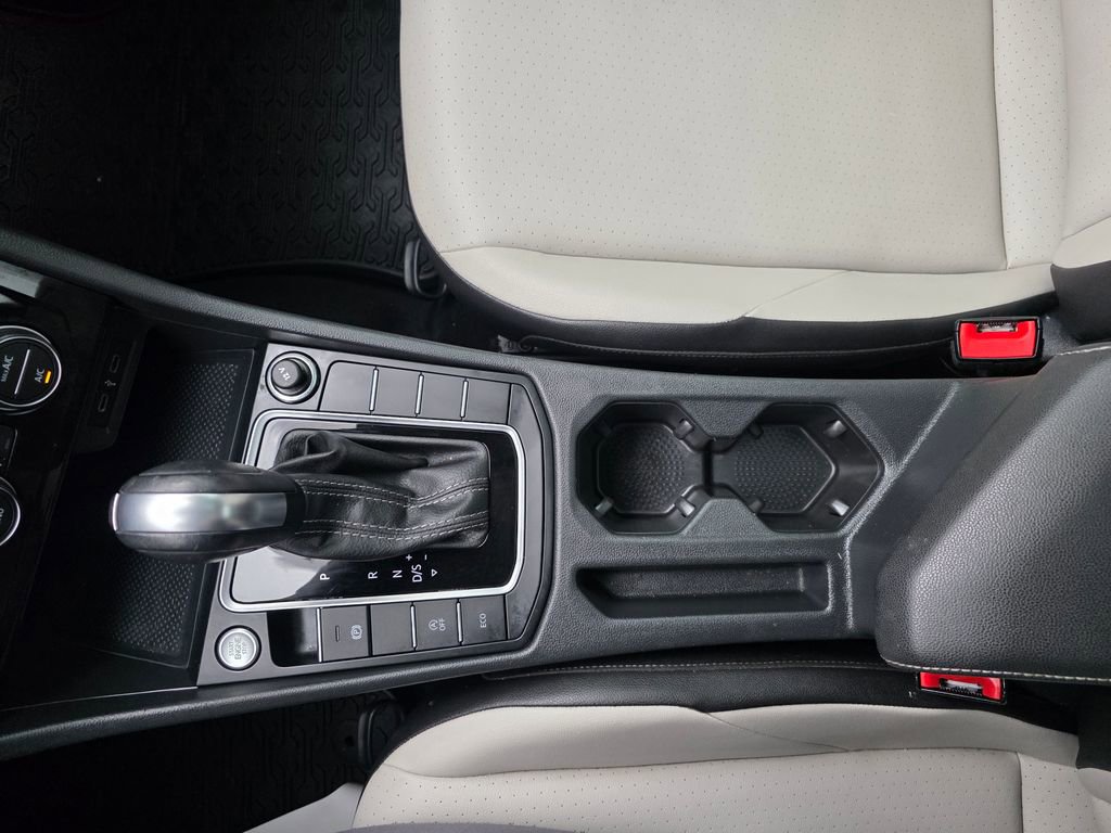 Used 2020 Volkswagen Jetta R-Line image 48