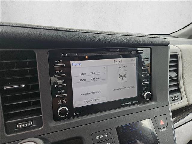 Used 2018 Toyota Sienna XLE FWD image 17