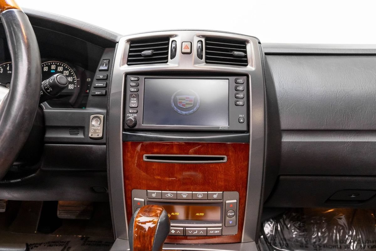 Used 2007 Cadillac XLR RWD image 22