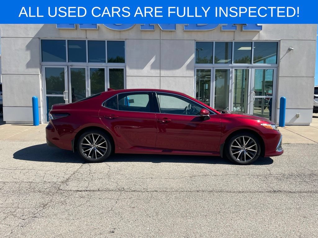 Used 2022 Toyota Camry XLE FWD image 4