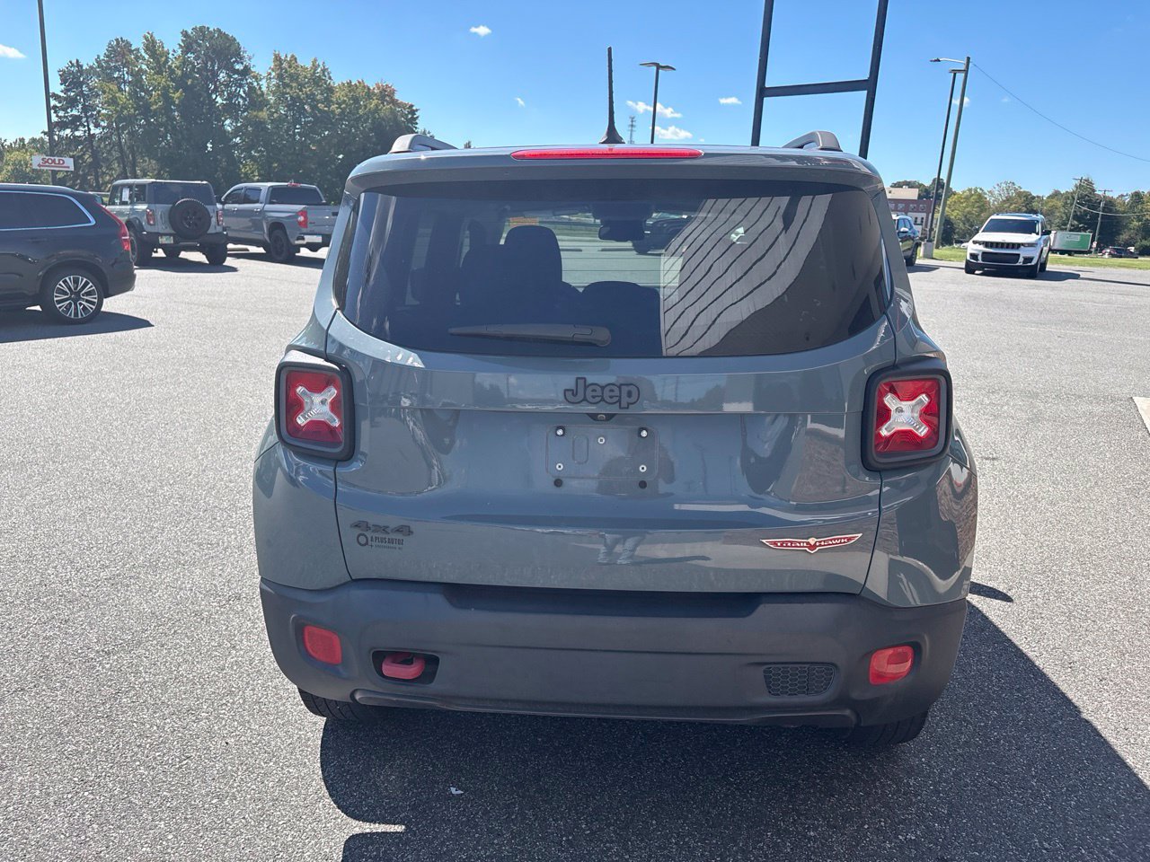 Used 2016 Jeep Renegade Trailhawk w/ Popular Equipment Group AWD/4WD image 7