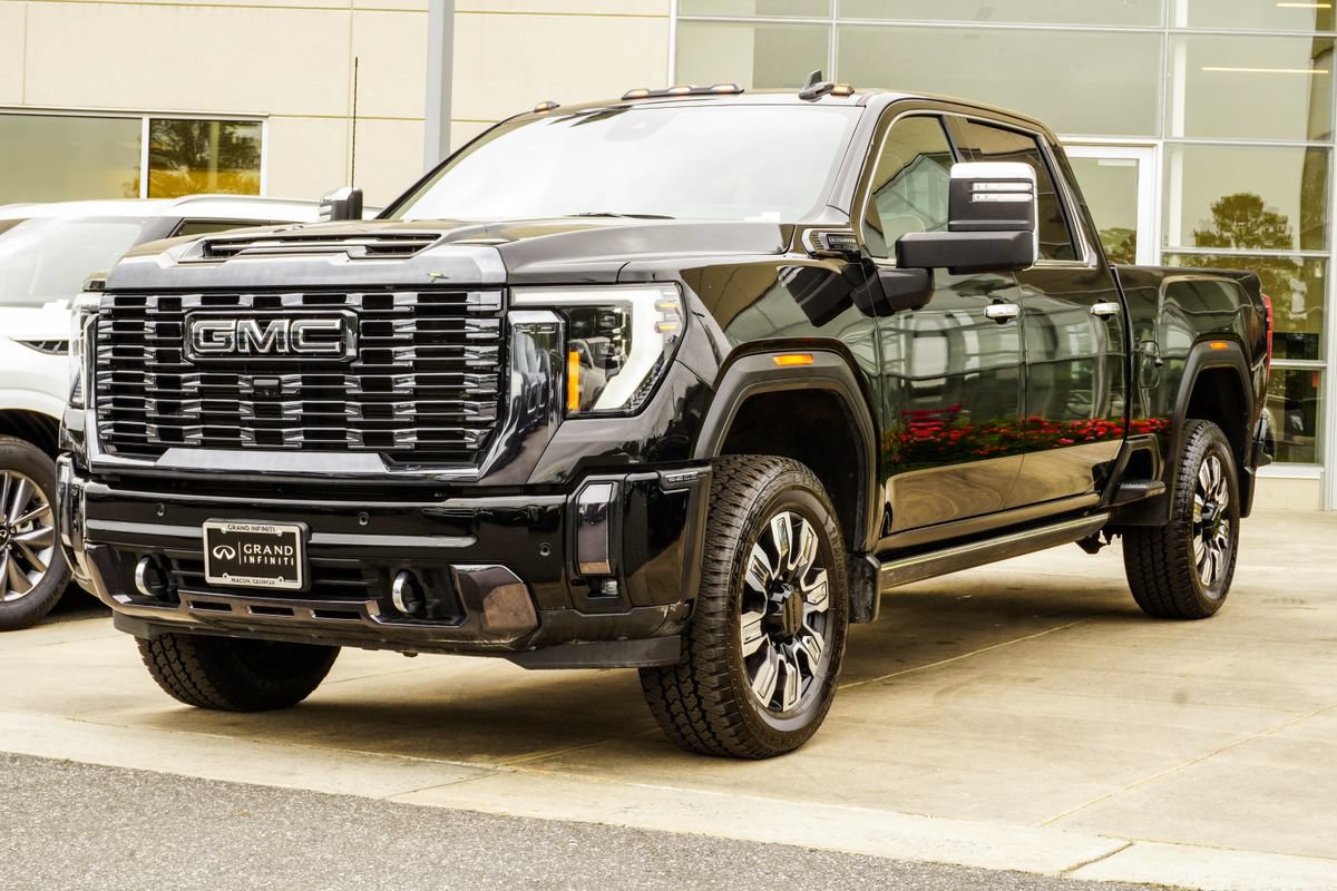 Used 2024 GMC Sierra 2500 Denali Ultimate w/ Max Trailering Package AWD/4WD image 8