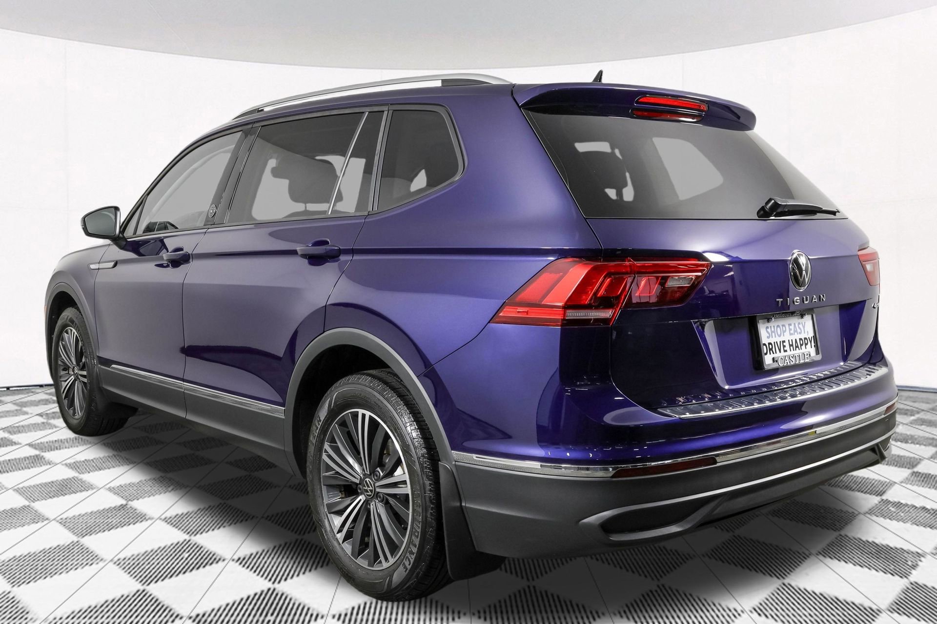 Used 2024 Volkswagen Tiguan Wolfsburg Edition w/ Panoramic Sunroof Package AWD/4WD image 20