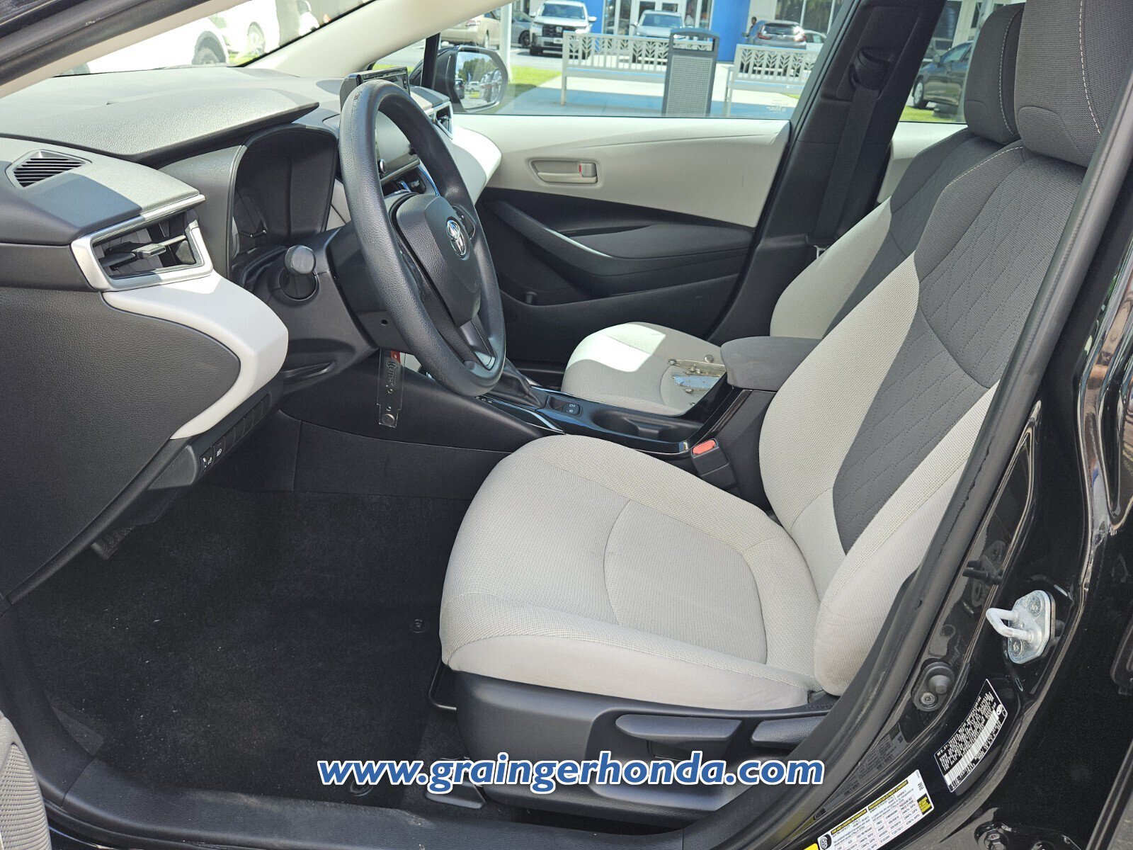 Used 2022 Toyota Corolla LE FWD image 10