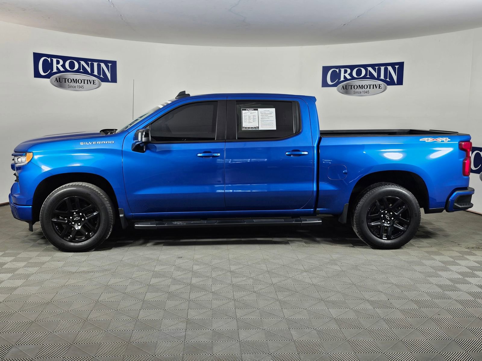 Used 2022 Chevrolet Silverado 1500 RST w/ RST All Star Premium Package AWD/4WD image 2