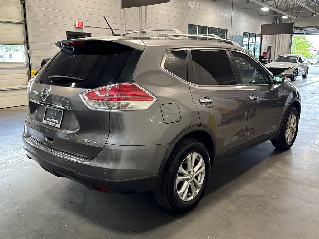 Used 2016 Nissan Rogue SV AWD/4WD image 4