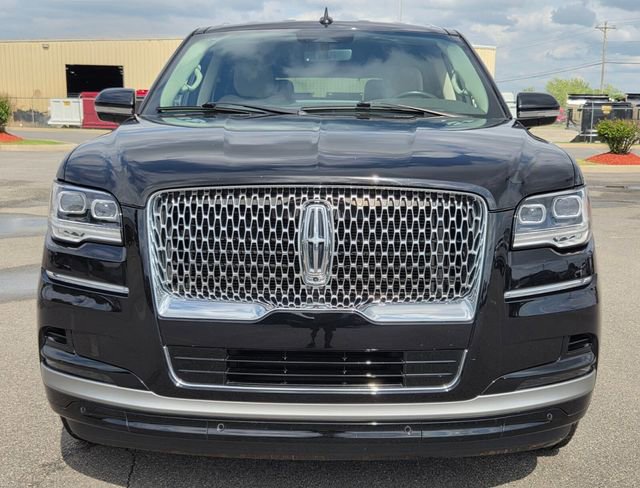 Used 2024 Lincoln Navigator Premiere image 5
