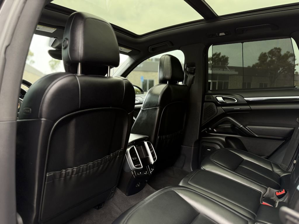 Used 2016 Porsche Cayenne S AWD/4WD image 19